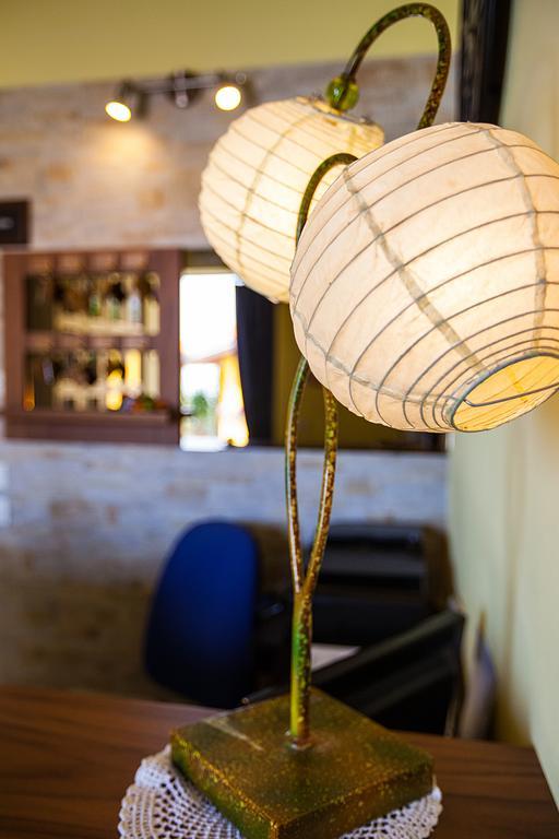 Osteria Da Cesare E Locanda كاستيل سان بييترو تي المظهر الخارجي الصورة