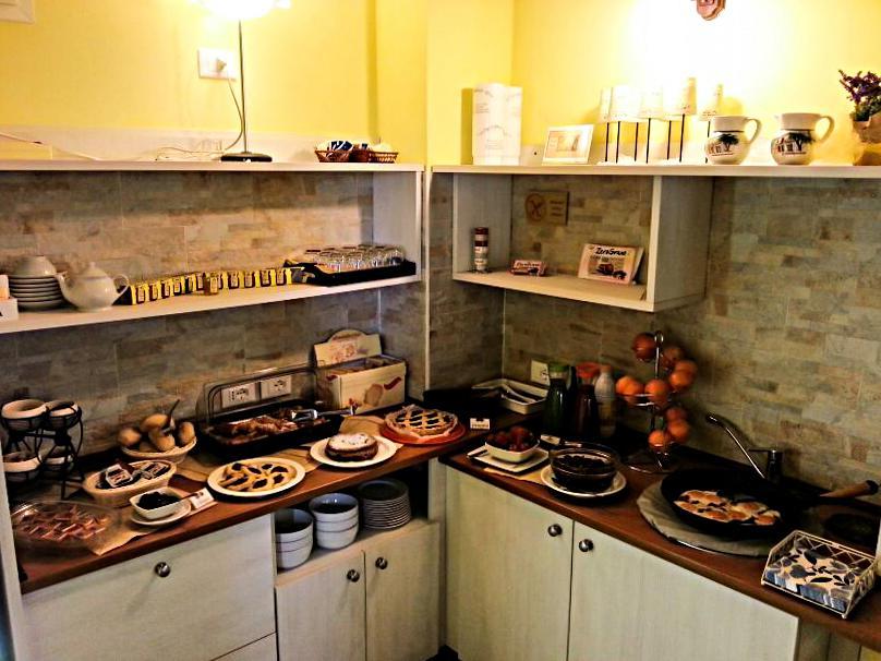 Osteria Da Cesare E Locanda كاستيل سان بييترو تي المظهر الخارجي الصورة