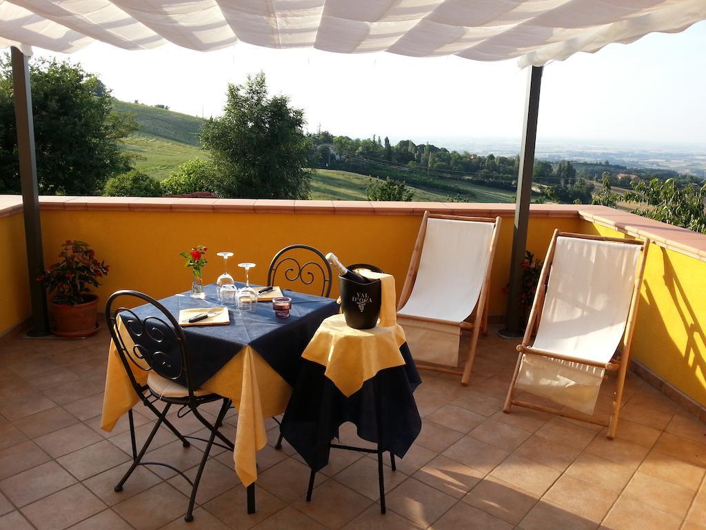 Osteria Da Cesare E Locanda كاستيل سان بييترو تي الغرفة الصورة