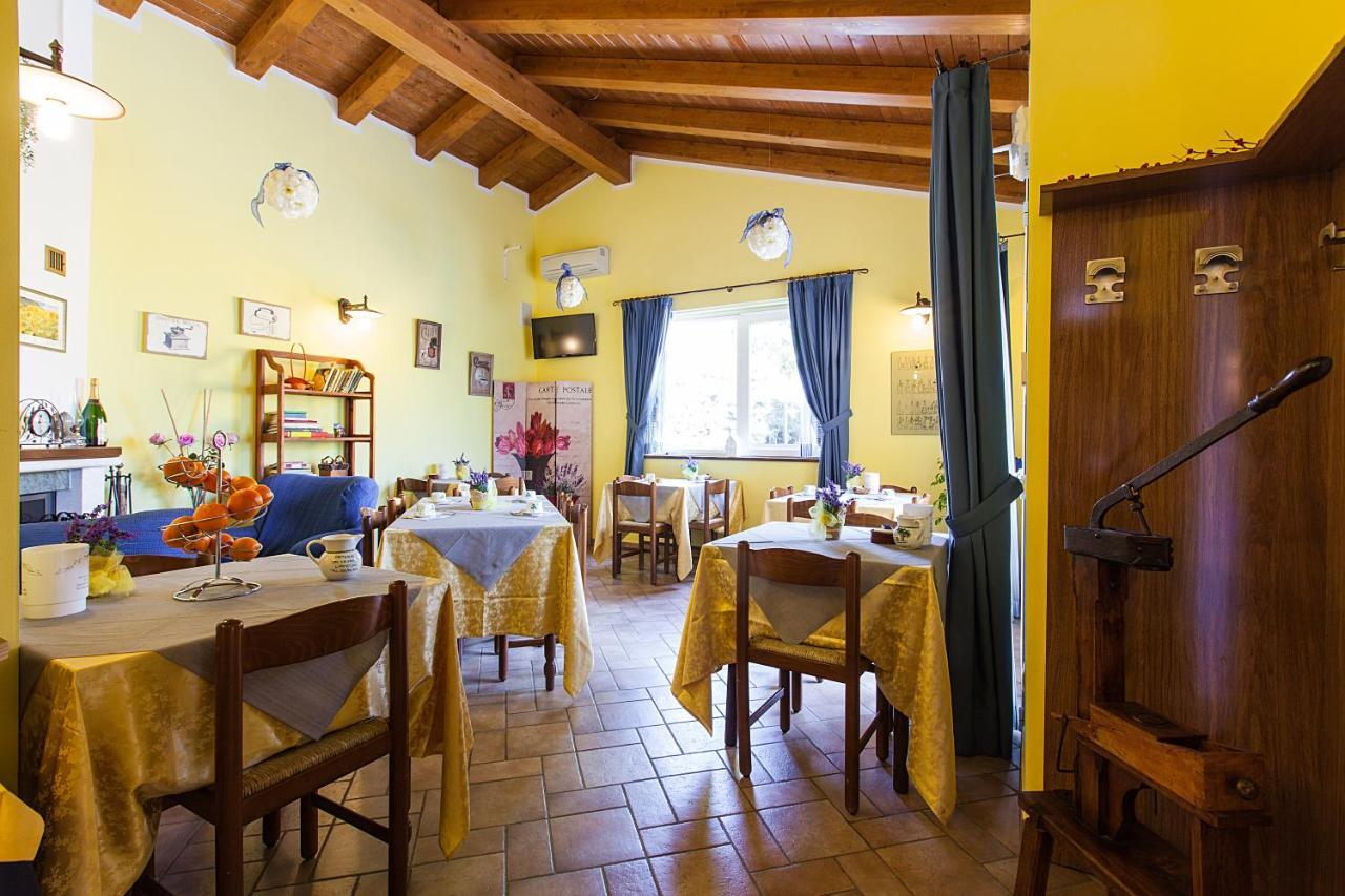 Osteria Da Cesare E Locanda كاستيل سان بييترو تي المظهر الخارجي الصورة